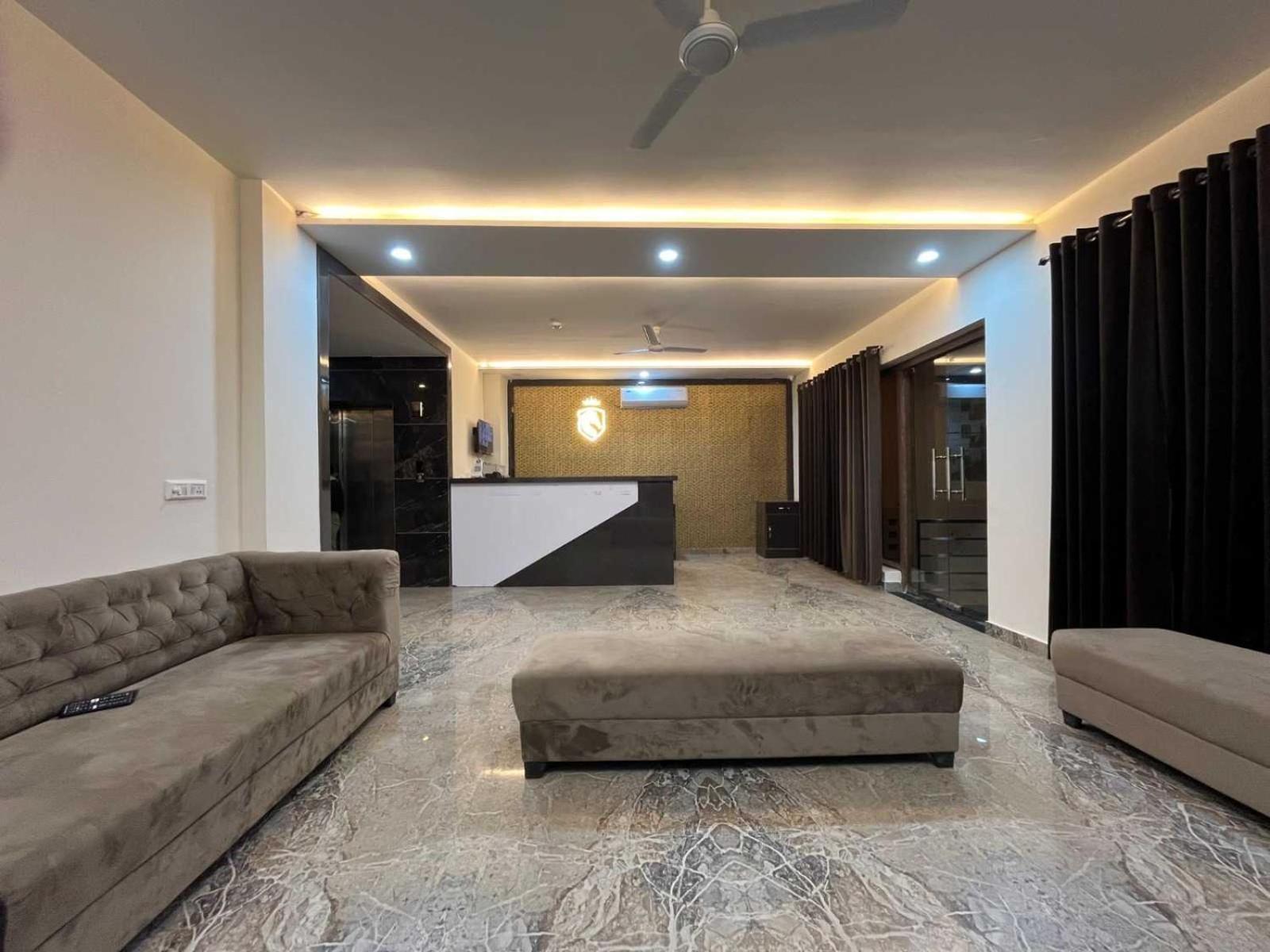 Super Townhouse Taj Nagri Basai Formerly Royal Empire Tajganj Экстерьер фото