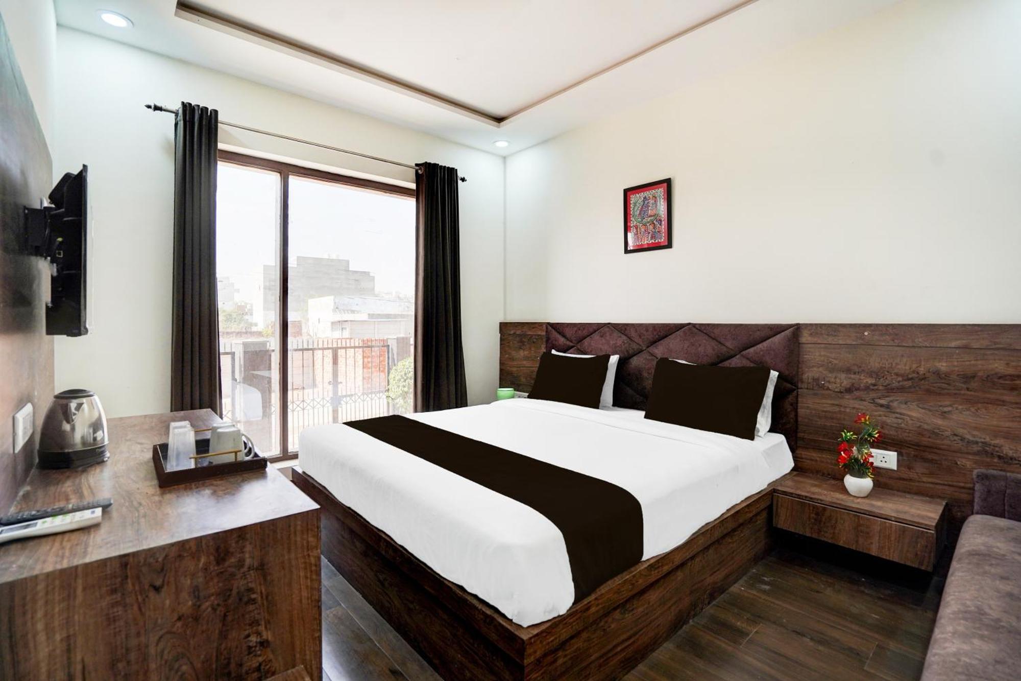 Super Townhouse Taj Nagri Basai Formerly Royal Empire Tajganj Экстерьер фото