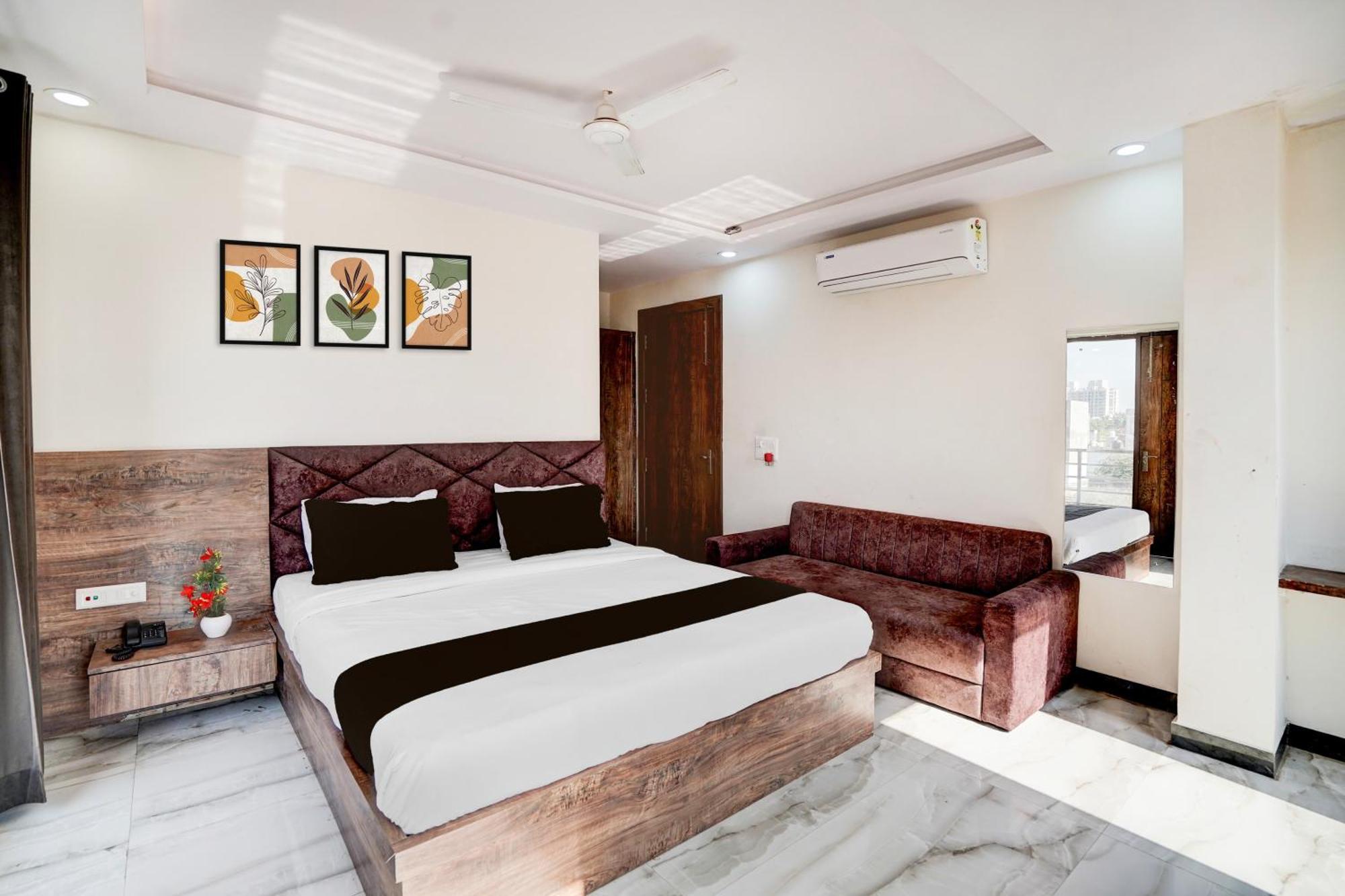 Super Townhouse Taj Nagri Basai Formerly Royal Empire Tajganj Экстерьер фото